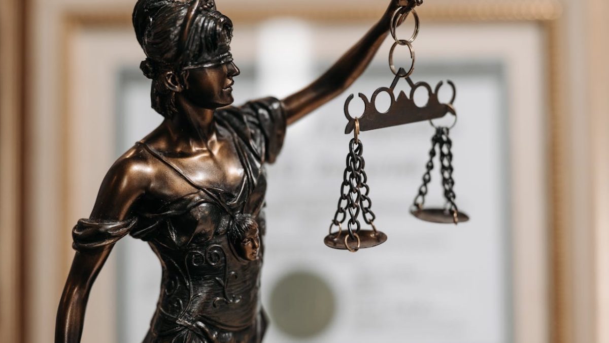 Why 71,000 Lawyers and Paralegals Aren't Enough For Ontario’s Court Congestion