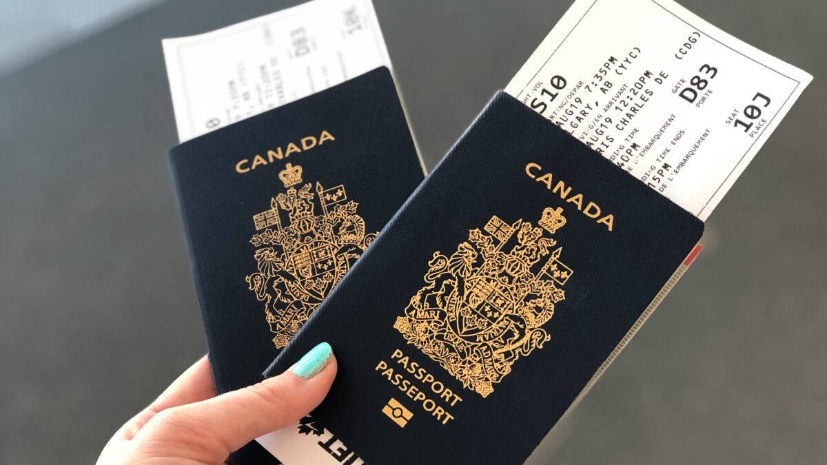 Will the New $100,000 USA H-1B Visa Fee Hurt Canadians?